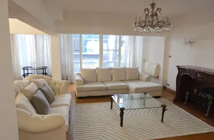 شقة - 2 غرف نوم - 2 حمامات للايجار في شارع طه حسين - الزمالك - القاهرة