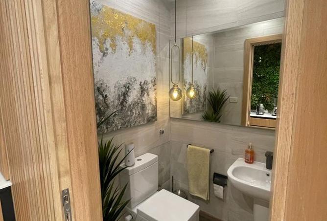 98009704 - Property Image 3