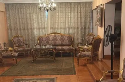 شقة - 3 غرف نوم - 3 حمامات للبيع في شارع الدكتور البطراوي - المنطقة الأولى - مدينة نصر - القاهرة