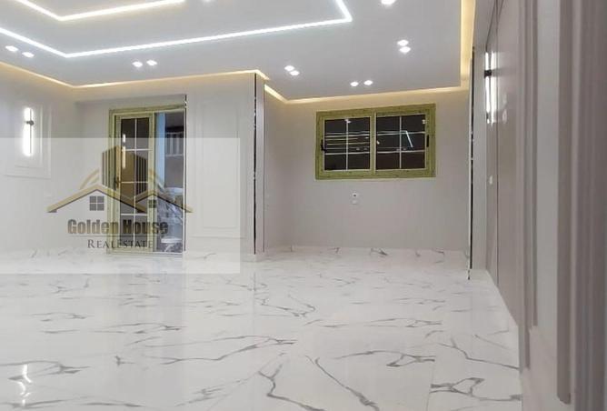 8421923 - Property Image 2