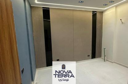 Clinic - Studio - 1 Bathroom for rent in Street 13 - 13th District - Sheikh Zayed City - Giza