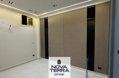 Clinic - Studio - 1 Bathroom for rent in Street 13 - 13th District - Sheikh Zayed City - Giza