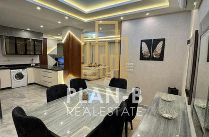 شقة - 3 غرف نوم - 2 حمامات للبيع في ذا كورت ياردز - كمبوندات الشيخ زايد - الشيخ زايد - الجيزة