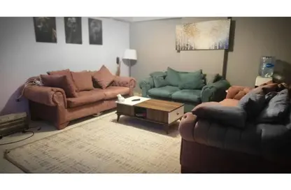 Apartment - 4 Bedrooms - 3 Bathrooms for rent in Zahraa El Maadi - Hay El Maadi - Cairo