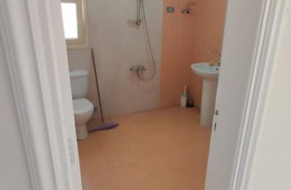 Apartment - 2 Bedrooms - 1 Bathroom for rent in Doctor Ali Mosharafa St. - Al Narges 6 - Al Narges - New Cairo City - Cairo