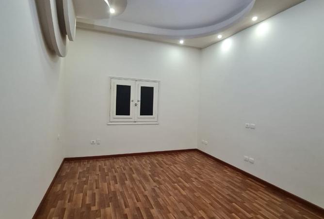 104044323 - Property Image 2