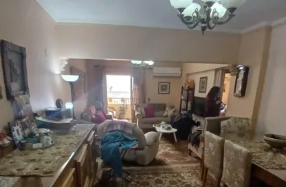 شقة - 2 غرف نوم - 1 حمام للبيع في شارع جمال الين دويدار - المنطقة الثامنة - مدينة نصر - القاهرة