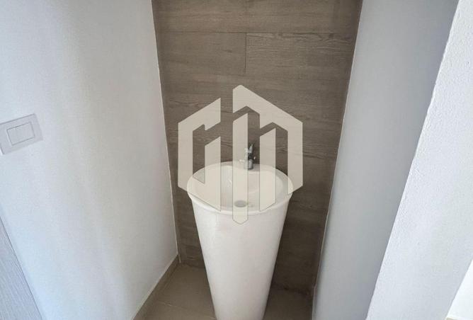 57740008 - Property Image 2