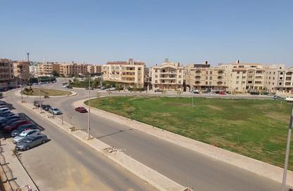 Apartment - 3 Bedrooms - 2 Bathrooms for sale in 4th Neighborhood - 1st Area - Shorouk City - Cairo