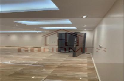 Apartment - 4 Bedrooms - 2 Bathrooms for sale in Zahraa El Maadi - Hay El Maadi - Cairo