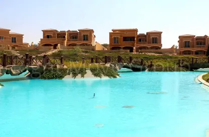 فيلا - 7 غرف نوم - 5 حمامات للبيع في رويال ميدوز - كمبوندات الشيخ زايد - الشيخ زايد - الجيزة