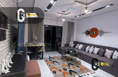 شقة - 3 غرف نوم - 2 حمامات للايجار في B12 - مدينتي - القاهرة