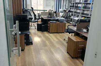 مكتب عمل جماعي - 4 غرف نوم - 3 حمامات للايجار في شارع مكرم عبيد - المنطقة السادسة - مدينة نصر - القاهرة