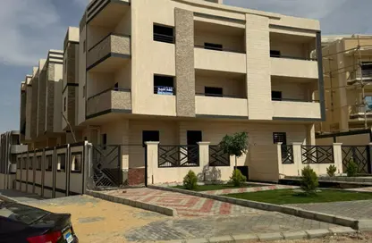 شقة - 3 غرف نوم - 2 حمامات للبيع في حي النادي - مدينة الشروق - القاهرة