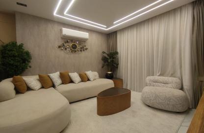 Penthouse - 3 Bedrooms - 3 Bathrooms for rent in Hay El Maadi - Cairo