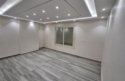 شقة - 3 غرف نوم - 4 حمامات للبيع في شارع شهاب - المهندسين - الجيزة
