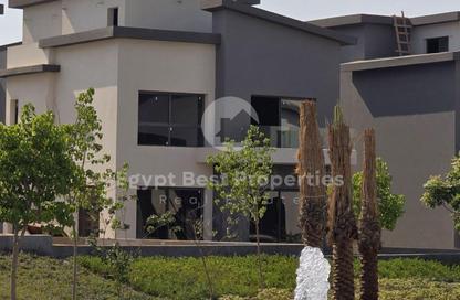 Townhouse - 3 Bedrooms - 4 Bathrooms for sale in Eastshire compound - 5th Settlement Compounds - The 5th Settlement - New Cairo City - Cairo
