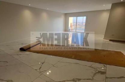 Apartment - 3 Bedrooms - 3 Bathrooms for sale in Hyde Park - New Cairo City - Cairo