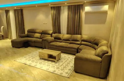 شقة - 3 غرف نوم - 3 حمامات للايجار في شارع شهاب - المهندسين - الجيزة