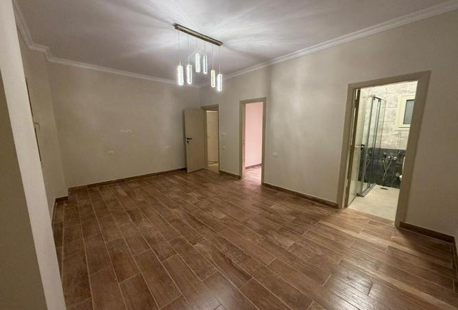 62409357 - Property Image 2