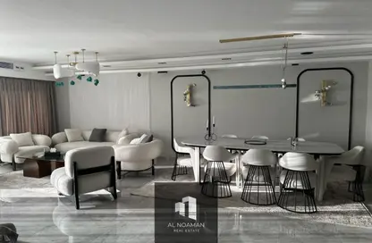 Apartment - 4 Bedrooms - 3 Bathrooms for sale in Cornish El Nile St. - Maadi - Hay El Maadi - Cairo