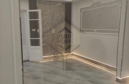 Apartment - 2 Bedrooms - 1 Bathroom for sale in Famous St. - Camp Chezar - Hay Wasat - Alexandria