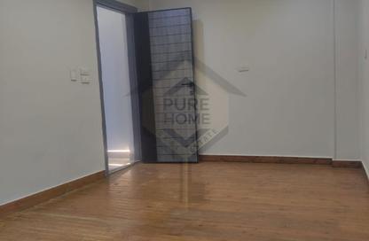 Apartment - 2 Bedrooms - 1 Bathroom for sale in Famous St. - Camp Chezar - Hay Wasat - Alexandria