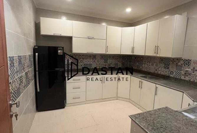 82104460 - Property Image 3