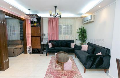 Apartment - 3 Bedrooms - 1 Bathroom for sale in Kafr Abdo St. - Kafr Abdo - Roushdy - Hay Sharq - Alexandria