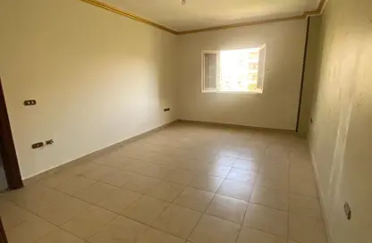 شقة - 3 غرف نوم - 2 حمامات للايجار في شارع 155 - الحي الرابع - التجمع الخامس - مدينة القاهرة الجديدة - القاهرة