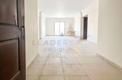 Apartment - 3 Bedrooms - 1 Bathroom for sale in New Smouha - Smouha - Hay Sharq - Alexandria