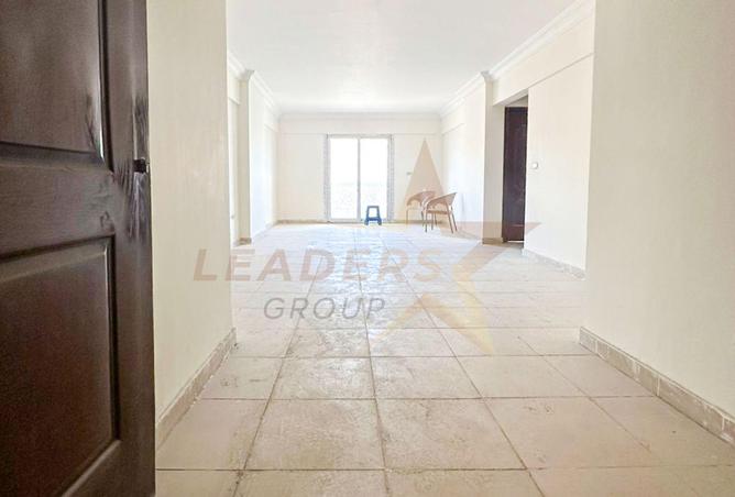73499227 - Property Main Image
