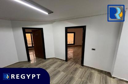 Office Space - 6 Bedrooms - 2 Bathrooms for rent in Zahraa Al Maadi St. - Degla - Hay El Maadi - Cairo