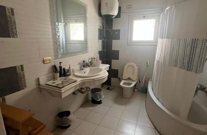 Apartment - 4 Bedrooms - 3 Bathrooms for rent in Area B - Ganoob El Acadimia - New Cairo City - Cairo Apartment - 4 Bedrooms - 3 Bathrooms for rent in Area B - Ganoob El Acadimia - New Cairo City - Cairo