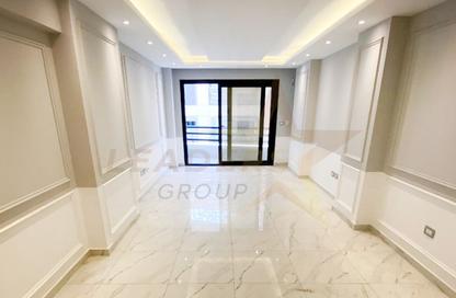 Apartment - 3 Bedrooms - 2 Bathrooms for sale in El Riada School St. - Smouha - Hay Sharq - Alexandria