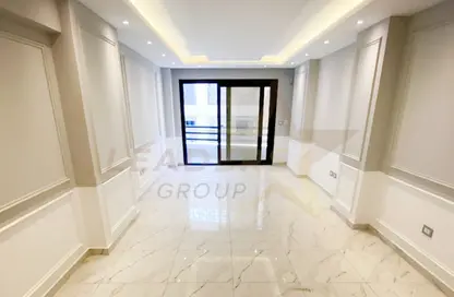 شقة - 3 غرف نوم - 2 حمامات للبيع في شارع مدرسة الريادة - سموحة - حي شرق - الاسكندرية شقة - 3 غرف نوم - 2 حمامات للبيع في شارع مدرسة الريادة - سموحة - حي شرق - الاسكندرية
