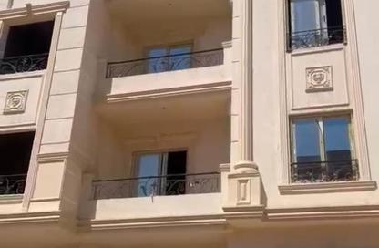 Apartment - 3 Bedrooms - 2 Bathrooms for sale in Bait Alwatan - The 5th Settlement - New Cairo City - Cairo