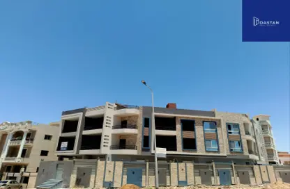 شقة - 3 غرف نوم - 3 حمامات للبيع في حي النادي - مدينة الشروق - القاهرة