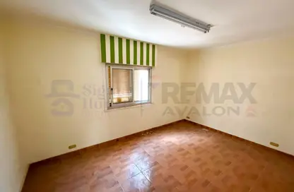 Apartment - 4 Bedrooms - 1 Bathroom for sale in Raml Station - Hay Wasat - Alexandria