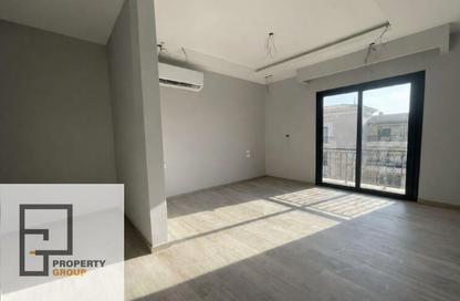 Apartment - 3 Bedrooms - 3 Bathrooms for sale in Village West - Sheikh Zayed Compounds - Sheikh Zayed City - Giza