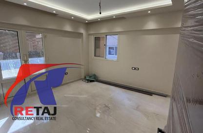 Apartment - 3 Bedrooms - 2 Bathrooms for sale in Ibrahim Nawar St. - 6th Zone - Nasr City - Cairo