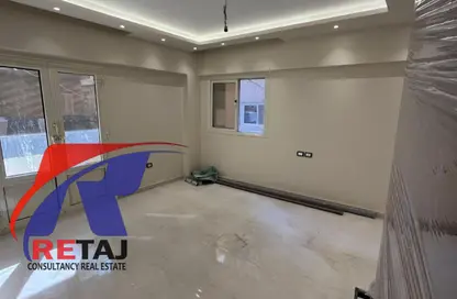 شقة - 3 غرف نوم - 2 حمامات للبيع في شارع ابراهيم نوار - المنطقة السادسة - مدينة نصر - القاهرة