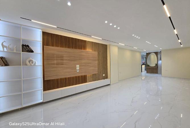 87209273 - Property Image 2