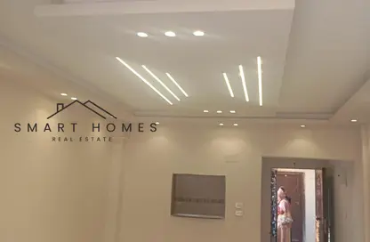 شقة - 2 غرف نوم - 1 حمام للبيع في شارع 10 - الحي الحادي عشر - الشيخ زايد - الجيزة