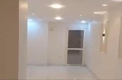 Apartment - 3 Bedrooms - 2 Bathrooms for sale in Ahmed Qasim Gewida St. - 1st Zone - Nasr City - Cairo