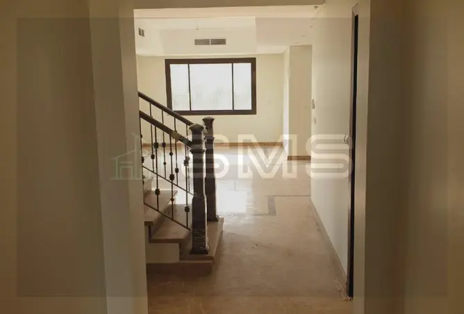 102909350 - Property Image 2