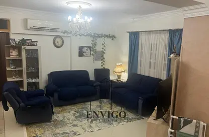 Apartment - 2 Bedrooms - 1 Bathroom for sale in Mohamed Korayem St. - 6th Zone - Nasr City - Cairo