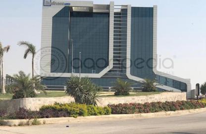 طابق كامل - استوديو - 3 حمامات للايجار في بيزنس بلاس - شارع التسعين الشمالي - التجمع الخامس - مدينة القاهرة الجديدة - القاهرة