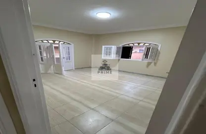 Apartment - 3 Bedrooms - 2 Bathrooms for sale in Street 17 - District 1 - The 5th Settlement - New Cairo City - Cairo