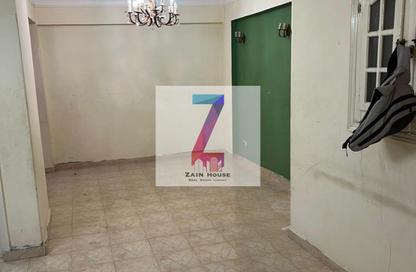 Apartment - 2 Bedrooms - 1 Bathroom for sale in Al Nasr St. - Smouha - Hay Sharq - Alexandria
